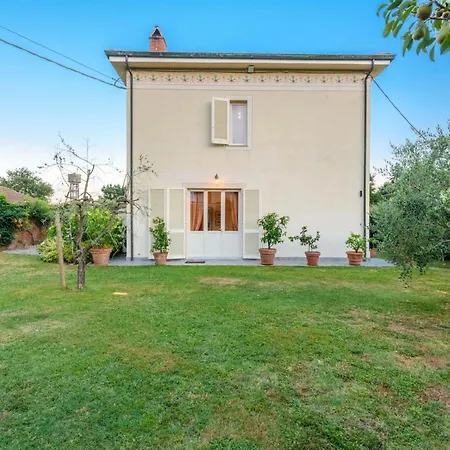 Villa Orentano Villa *